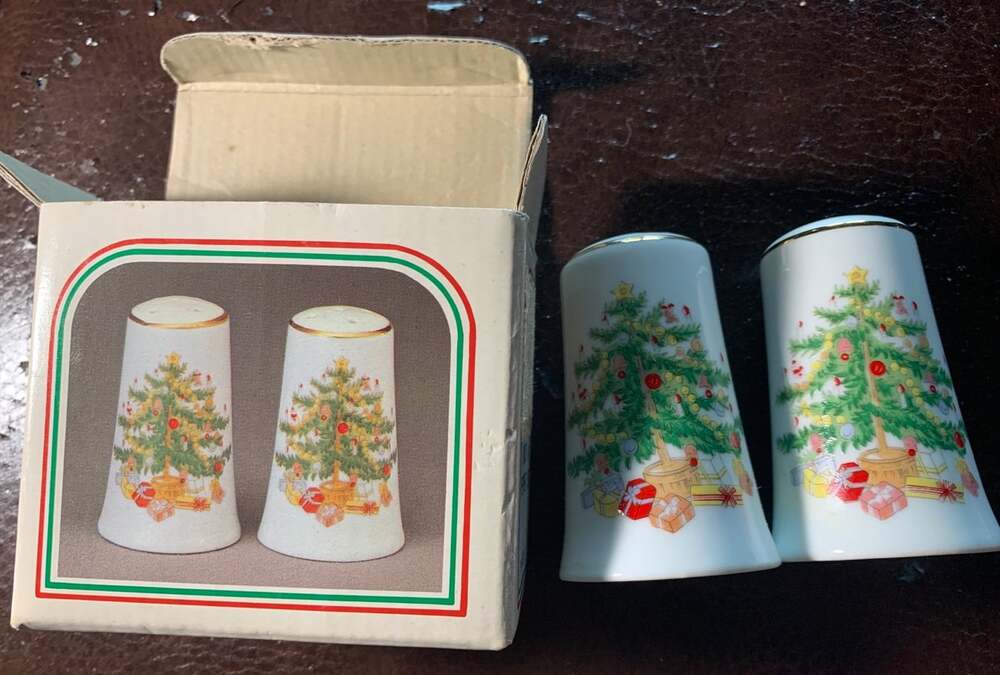 Christmas Salt n Pepper Shakers